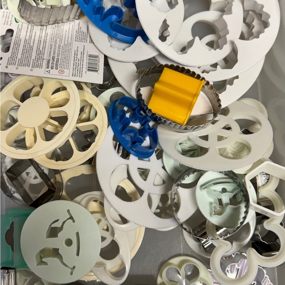 Excellent condition dress for women size 6,8,10 very good prices. - Picture 13 of 13